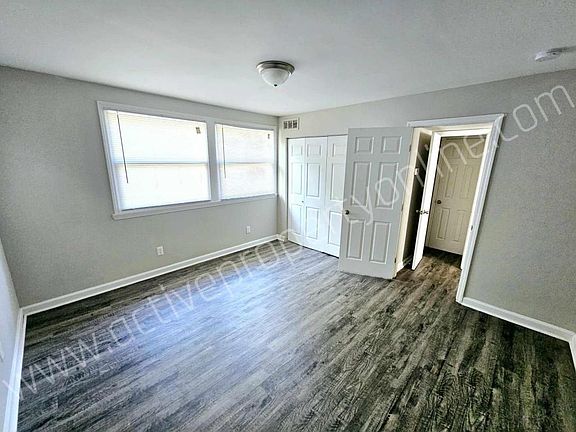 4th image of 2020 Vineville Ave