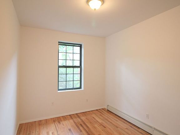 5th image of 226 Gates Ave #2