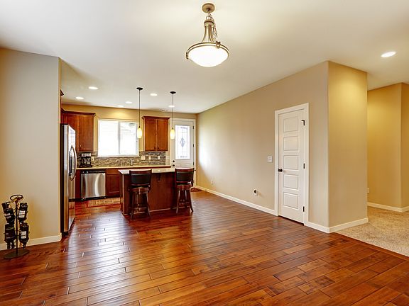 Walk-in pantry 