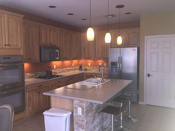 5th image of 16832 W Bridlington Ave