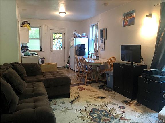 2nd image of 364 Ashford Ave