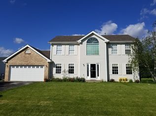 523 Autumnwolf Dr, Davis Junction, IL 61020