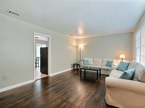 3rd image of 2211 E 56th St Unit A