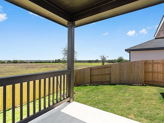 4th image of 217 Crystal Brook Dr