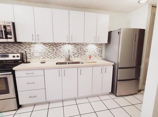 5870 Tartak #6, Carolina, PR 00979