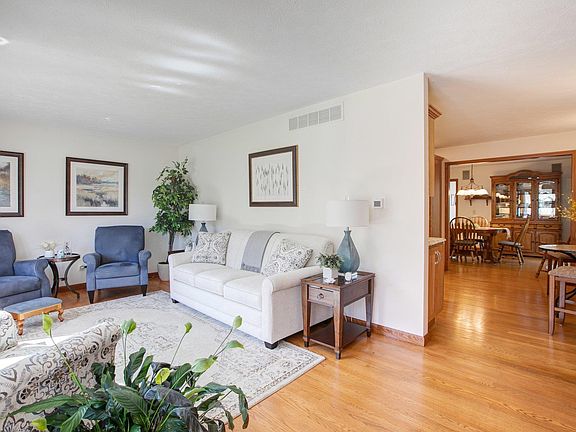 3rd image of 1851 Acorn Ln