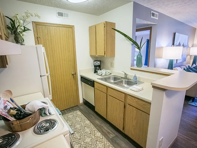 Sterling Park Apartments — Photo 23