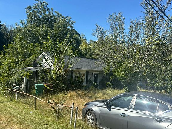 3rd image of 715 Baker Rd