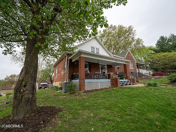 2nd image of 1402 E High St
