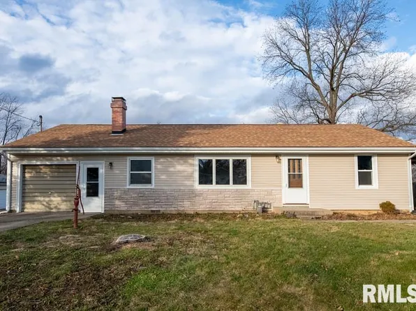 657 Dempsey St, Creve Coeur, IL 61610