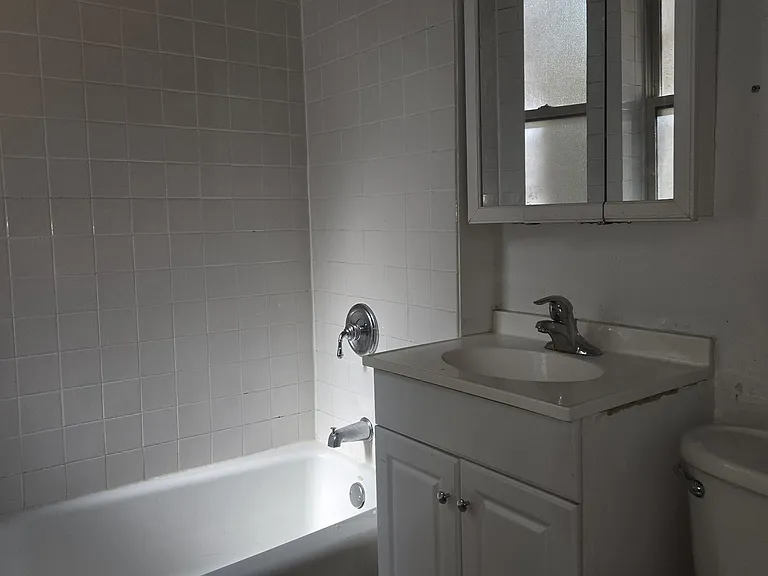 550 Elmwood Ave #1 — Photo 3