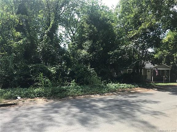3rd image of 2442 Columbus Cres