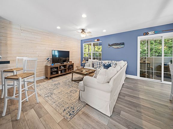 5th image of 17293 Queen Anne Way #28