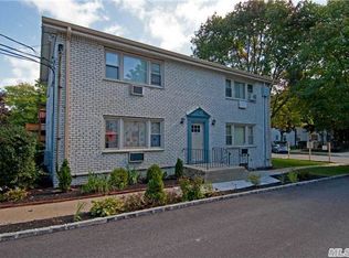 83 Finch Ln APT 2A, Islip, NY 11751