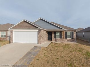 850 E Sparrow Cir, Fayetteville, AR 72701