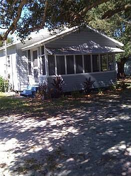2nd image of 528 NE Turner Ave