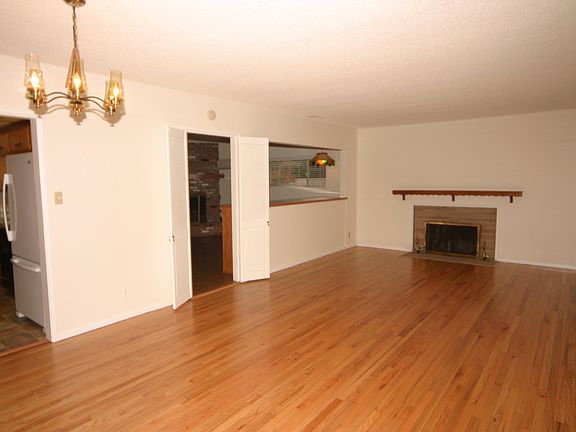 2nd image of 3357 Ladoga Ave