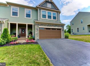 2180 Versailles Dr, Harrisburg, PA 17112