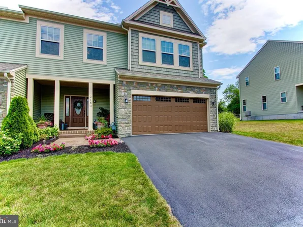 2180 Versailles Dr, Harrisburg, PA 17112