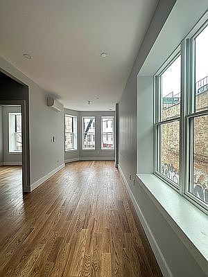 4th image of 1354 Jefferson Ave #2C