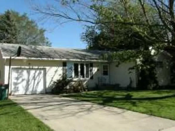 422 Madison Ave SW, Eyota, MN 55934