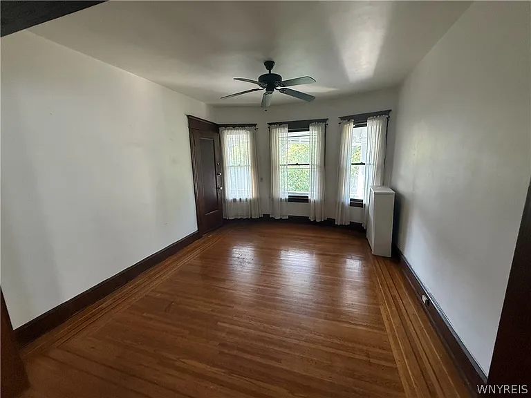 37 Inwood Pl — Photo 3
