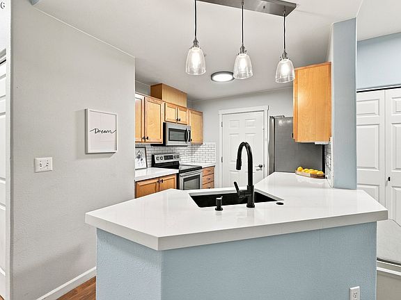 5th image of 14905 SW Sandhill Loop Unit 101