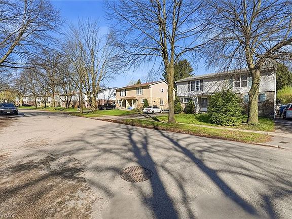 3rd image of 117 Monmore Rd