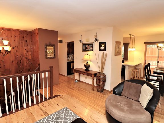 3rd image of 152 W Fullerton Ave