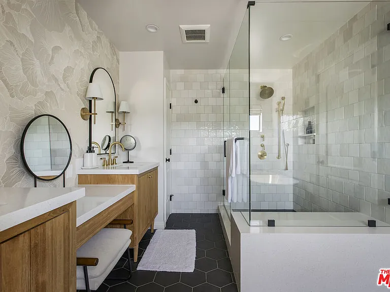 1132 N Reese Pl — Photo 37