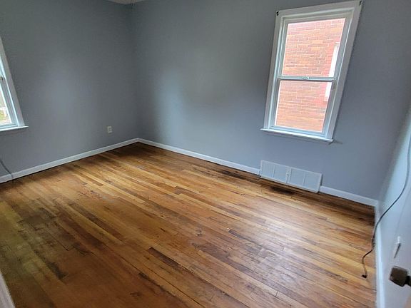 3rd image of 2090 Olive Ave