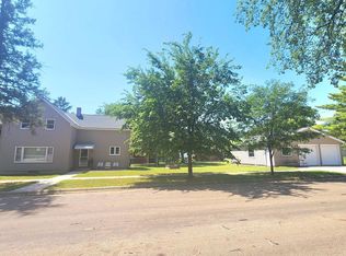 101 N California Ave, Morris, MN 56267