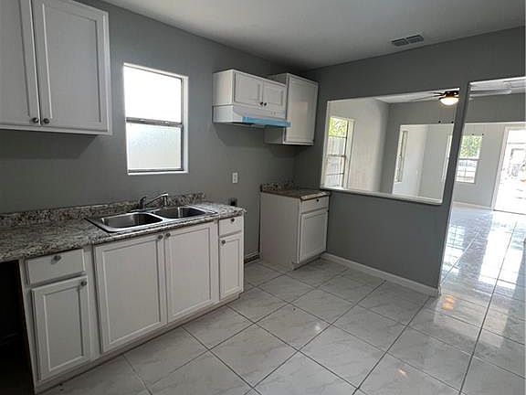 2nd image of 212 N Liberty St