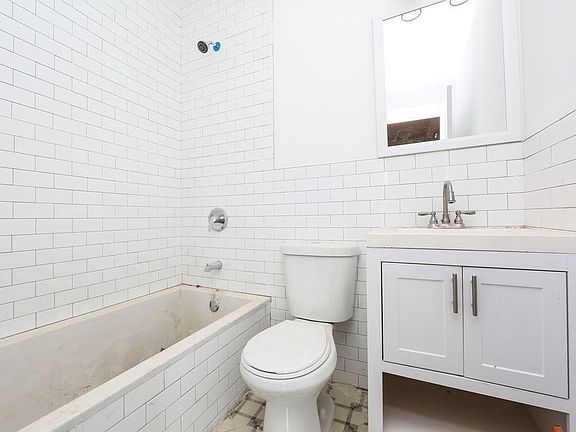 4th image of 566 Pine St APT 3