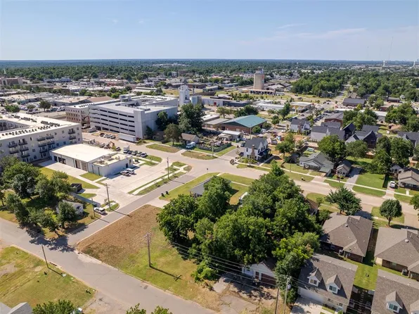 207 W Main St, Edmond, OK 73003