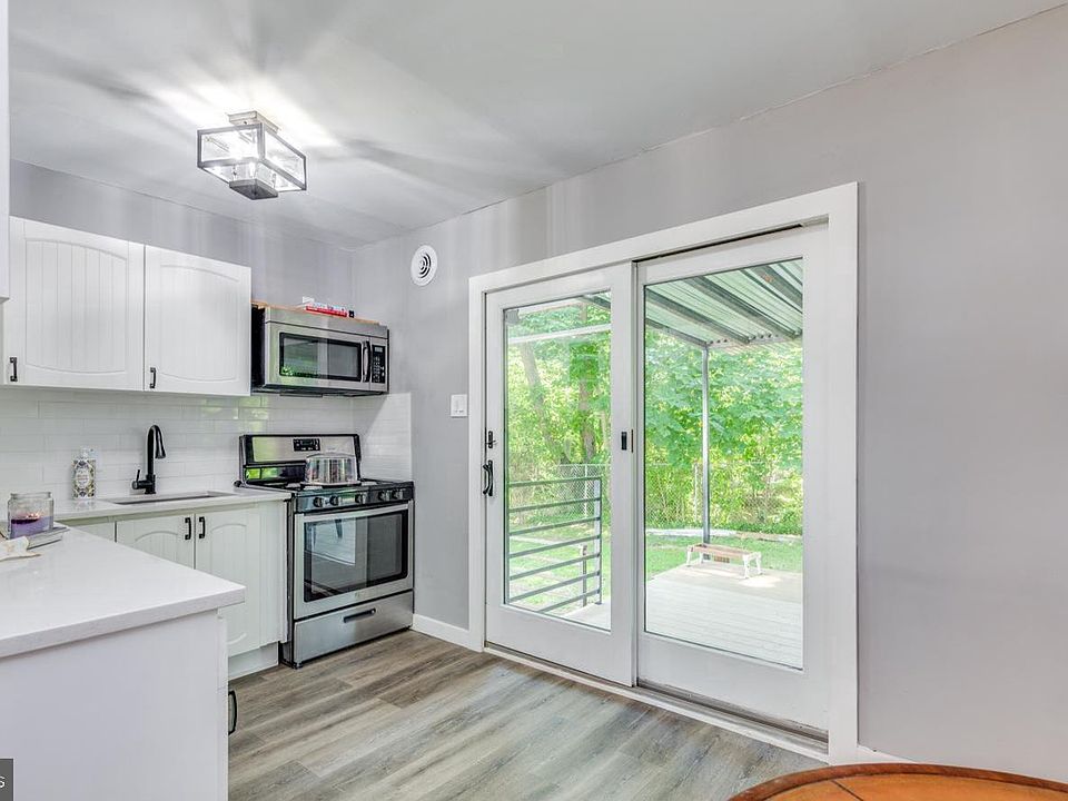 2nd image of 124 Edison Rd