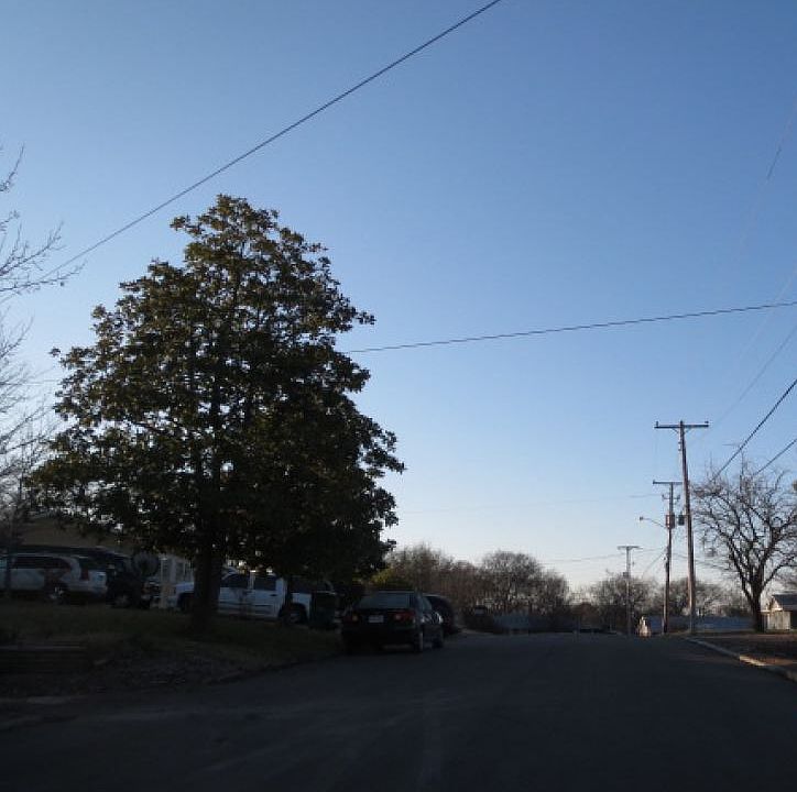 2nd image of 908 Ridgecrest Dr