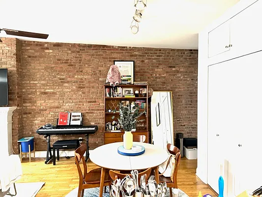 Rented by Corcoran | media 2