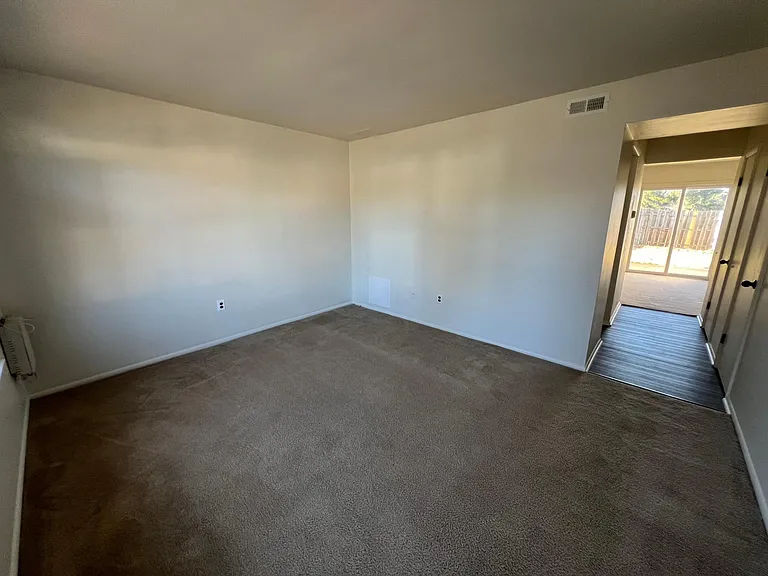 12 Townview Dr — Photo 4