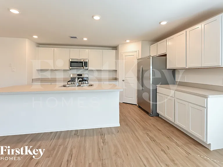 24215 Becker Hollow Ln — Photo 6