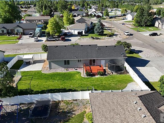 3rd image of 1554 Avon Ln