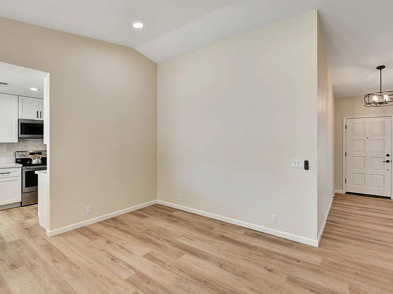 7331 W Windrose Dr — Photo 10