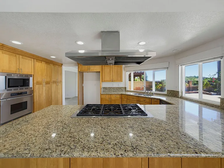 1038 Rimwood Dr — Photo 37