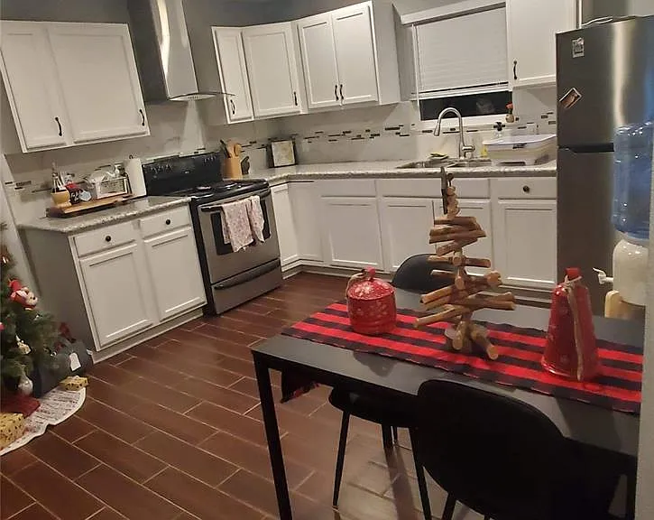 7301 Karnes St — Photo 3