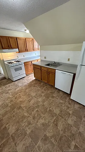 82 Robbins St #5 Photo 1