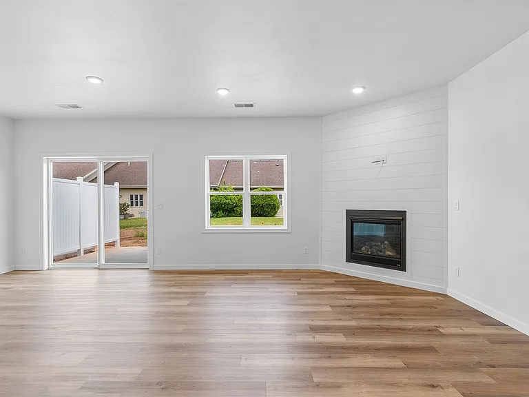2718 Saffron Pl — Photo 11