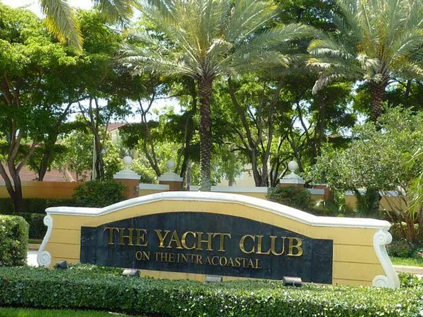 160 Yacht Club Way, Hypoluxo, FL