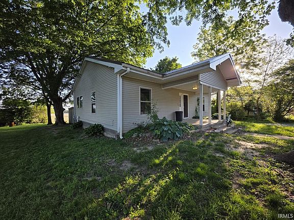 4th image of 609 W Main St