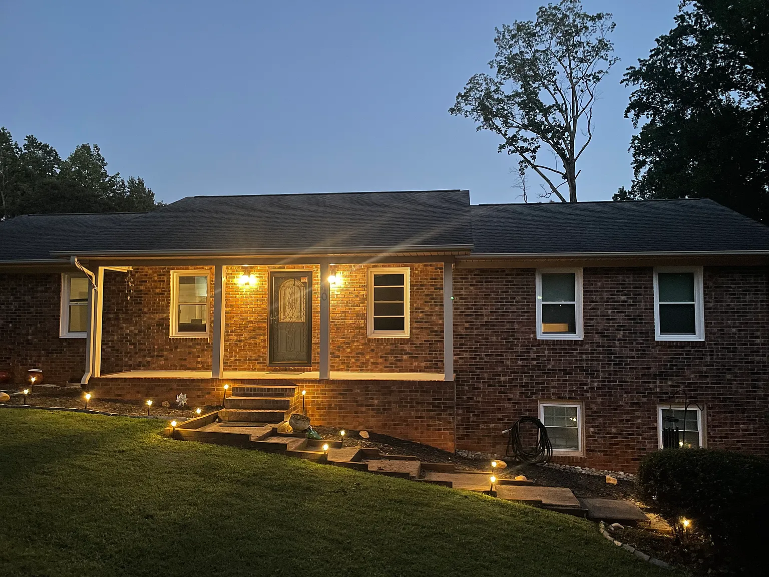 5 bed, 2864 sqft, $2,800 — Photo 2