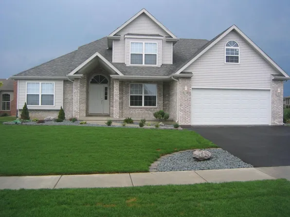 1512 Perry St, Crete, IL 60417